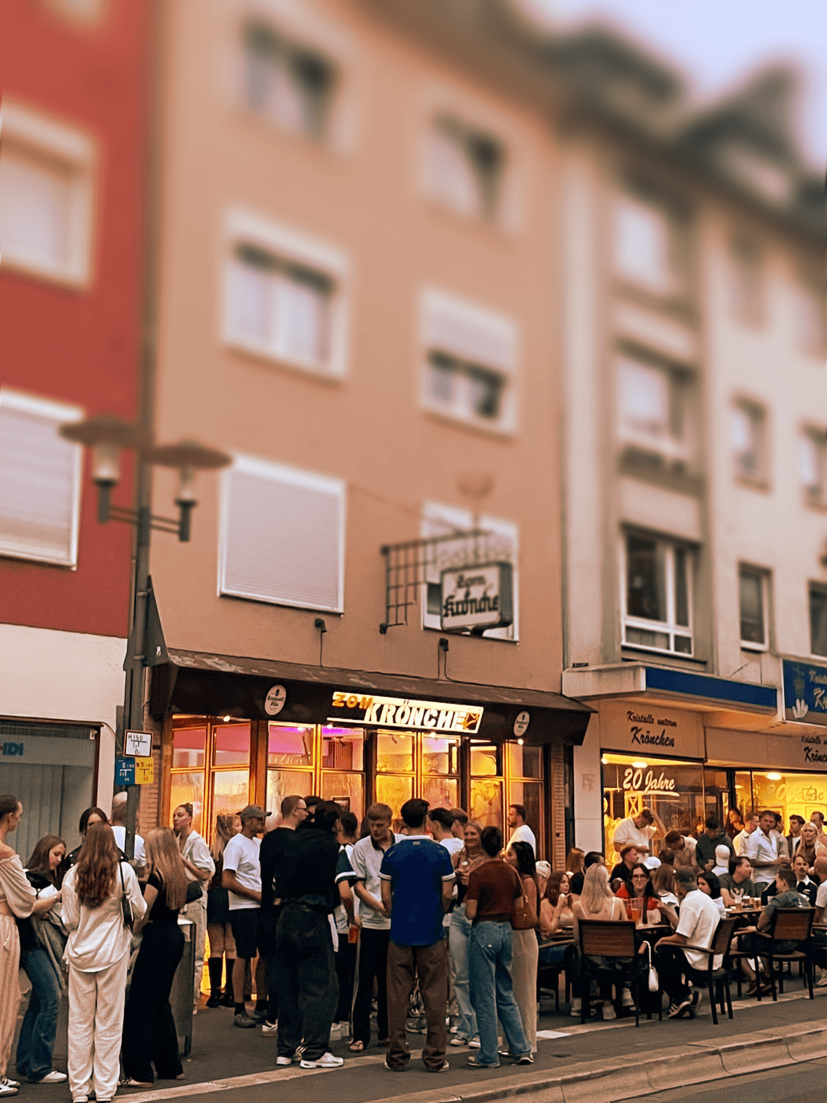 Krönche Outside