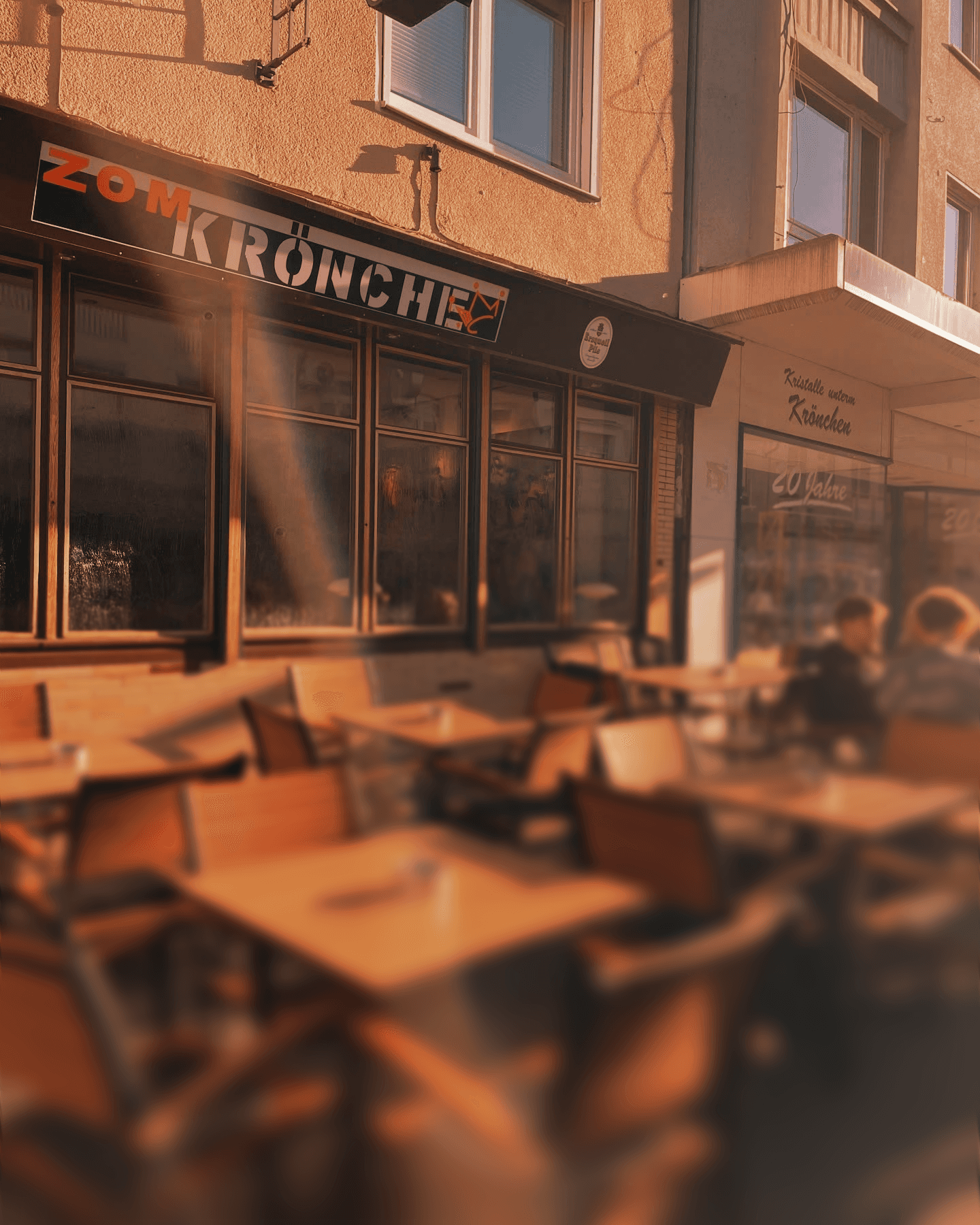 Krönche Outside
